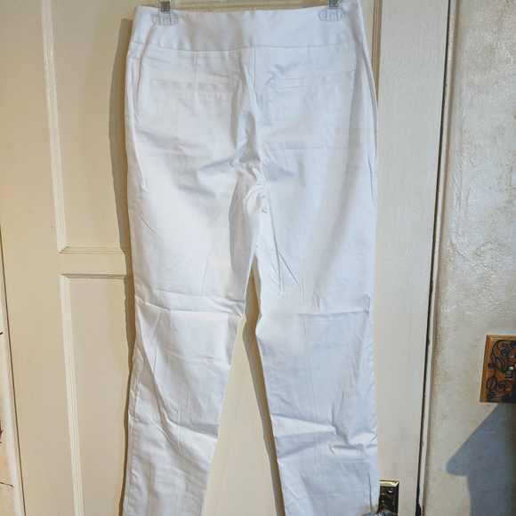 Newport News White Tab Front Capri Pants Size 6 - Picture 2 of 5